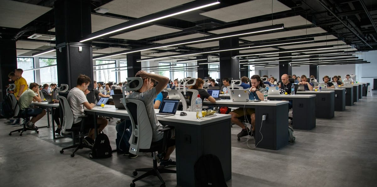 🏭 La Revolución del Talento: Cómo las Empresas Enfrentan el Futuro de la Gestión de Recursos Humanos